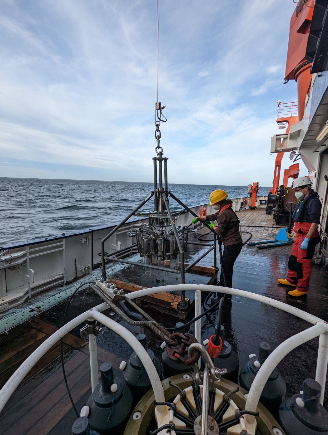 Wissenschaftler an Deck des Forschungsschiff
